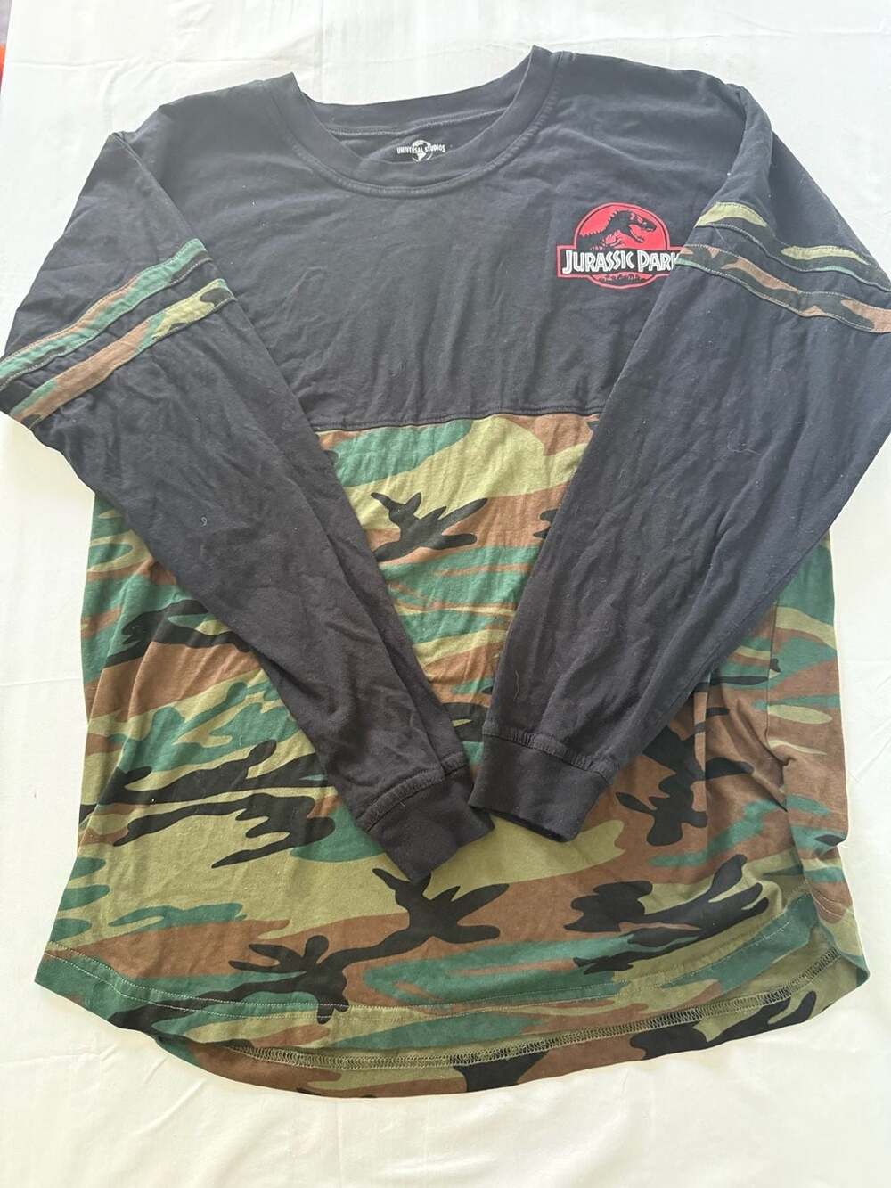 Universal Studios Jurassic Park Camo Spirit Jersey Long Sleeve Shirt Size Large